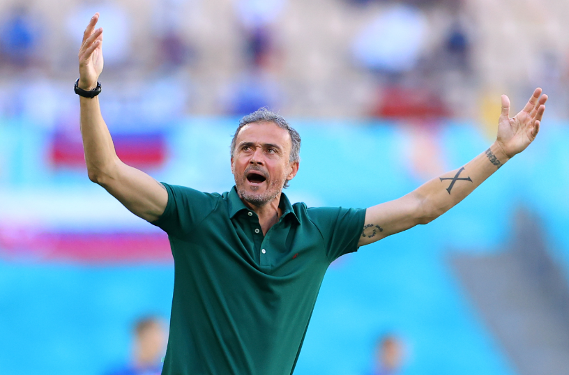 法甲激战巴黎绝杀里昂,恩里克盛赞球员坚韧精神