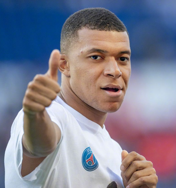 皇马欧冠大战前夕：名单未定，伤情成焦点