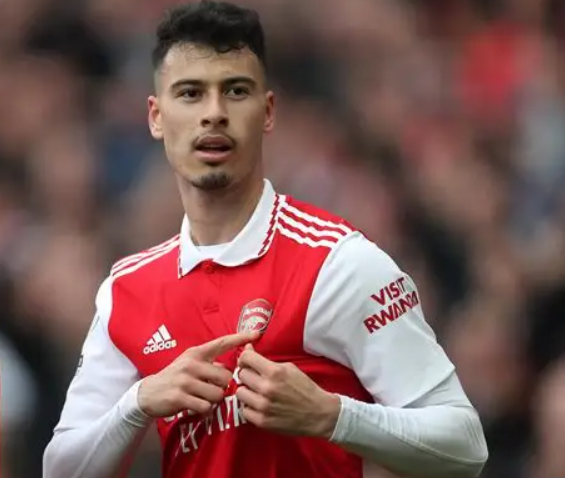 足总杯赛场阿森纳大捷,马丁内利帽子戏法闪耀全场