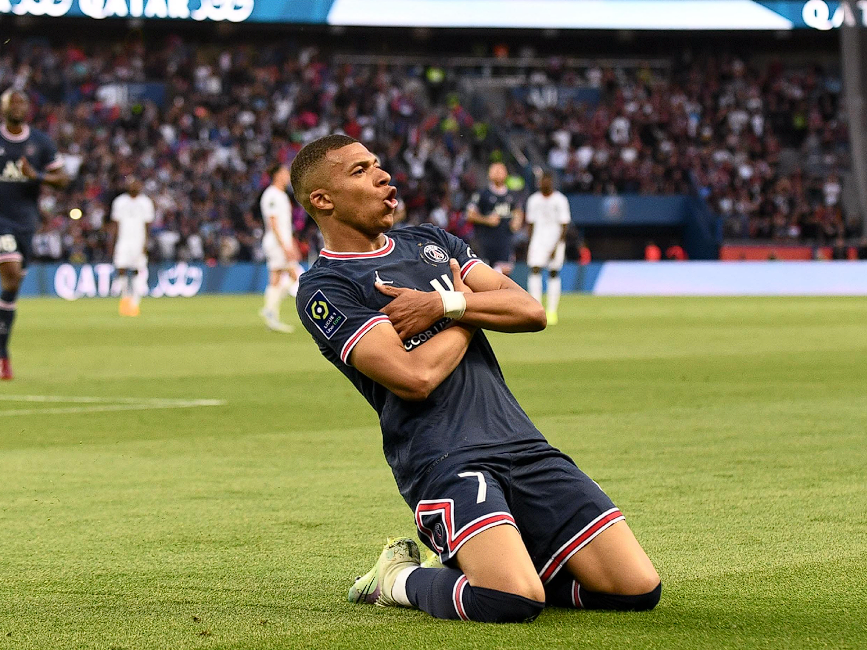 欧冠大捷:皇马双子星闪耀,姆巴佩盛赞维尼修斯